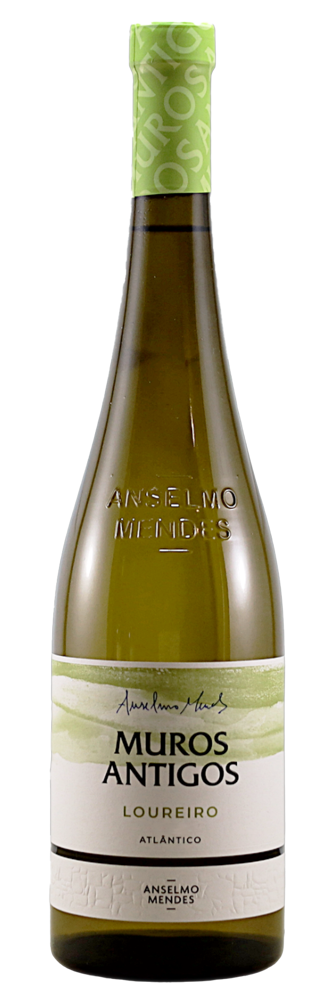 2022 Muros Antigos Loureiro, Anselmo Mendes, Vinho Verde bottle shot.