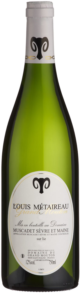 2020 Muscadet de Sèvre et Maine sur lie, Grand Mouton, Louis Métaireau bottle shot.